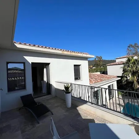 Raffinee Avec Piscine Et Climatisation Villa *